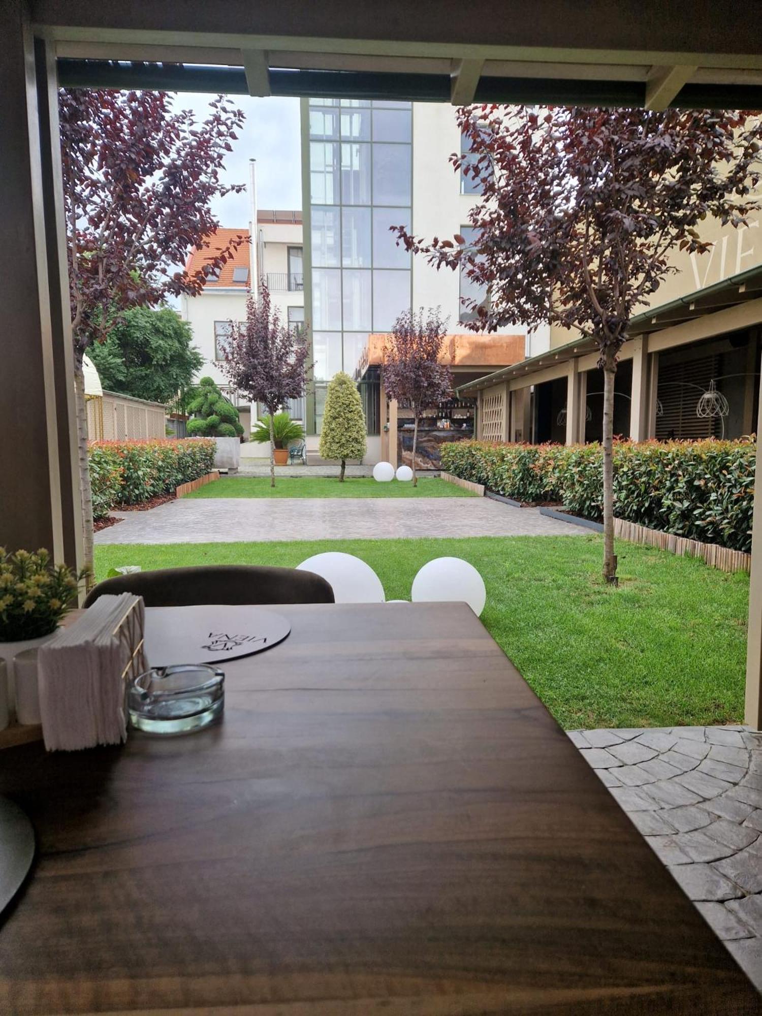 Hotel Viena Satu Mare Exteriér fotografie